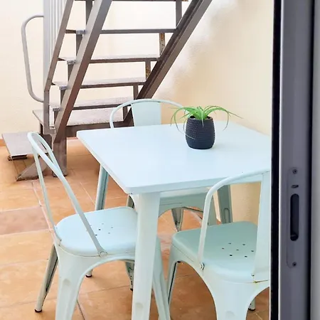 3 Bedroom Cozy In La Rapita Apartment