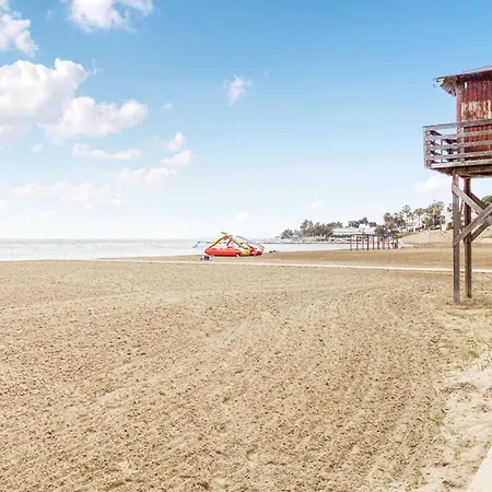 3 Bedroom Cozy In La Rapita Apartment