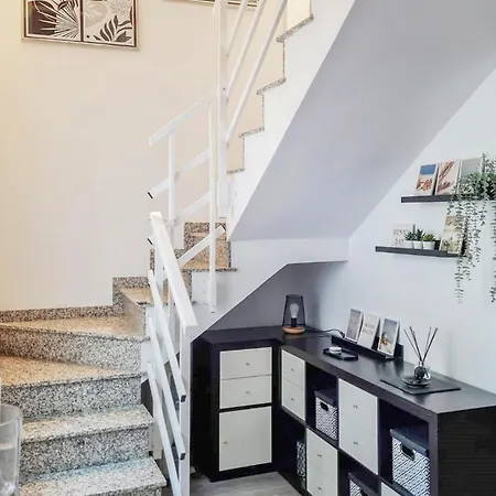 3 Bedroom Cozy In La Rapita Apartment *